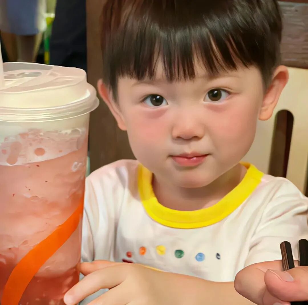 小男孩萌娃头像