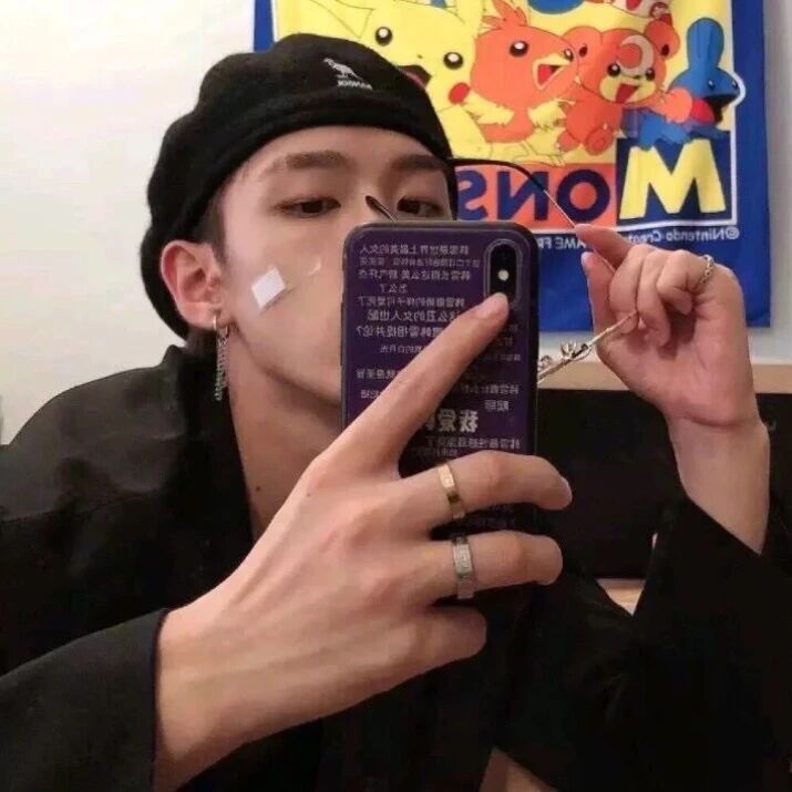 自拍手机男生头像