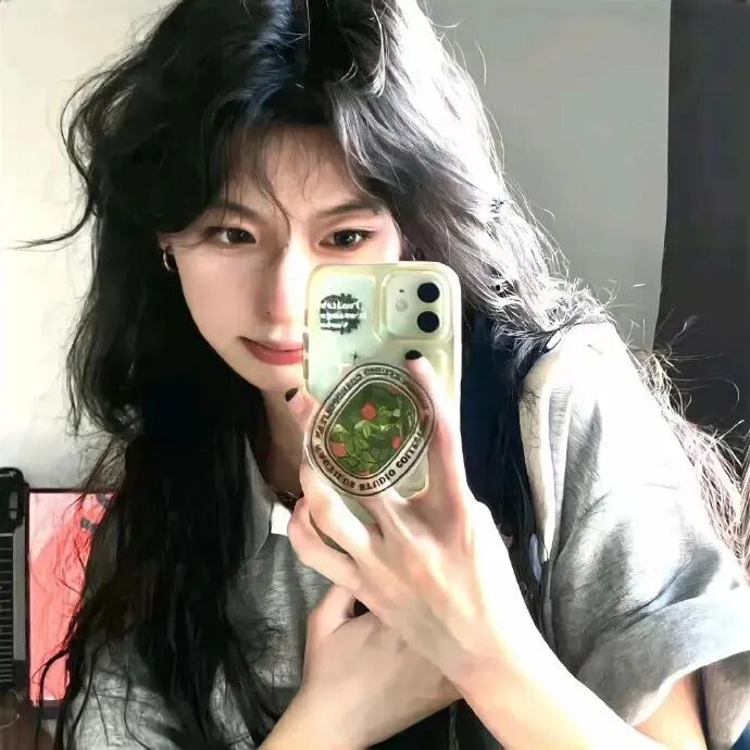 自拍手机女生头像