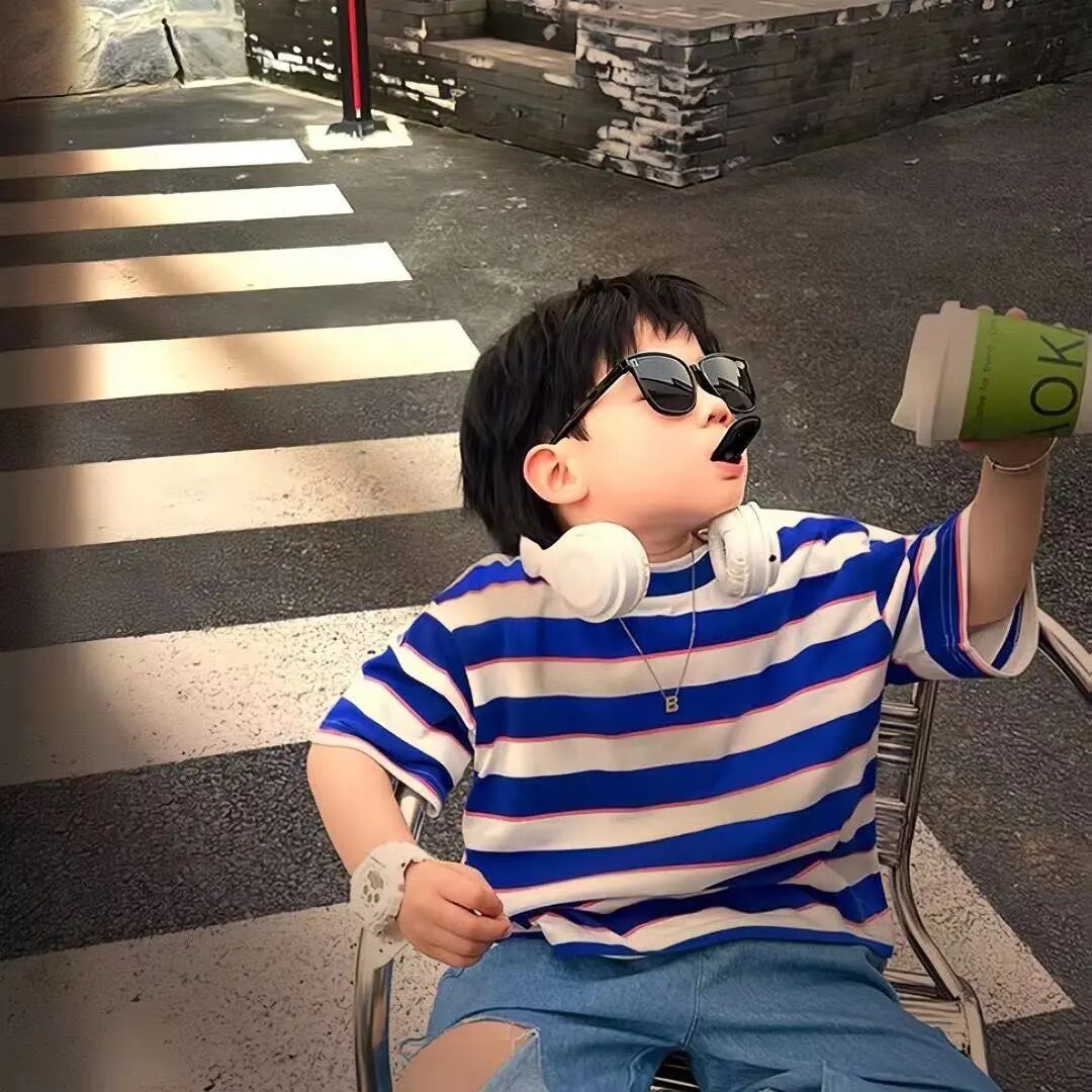 墨镜小男孩萌娃头像