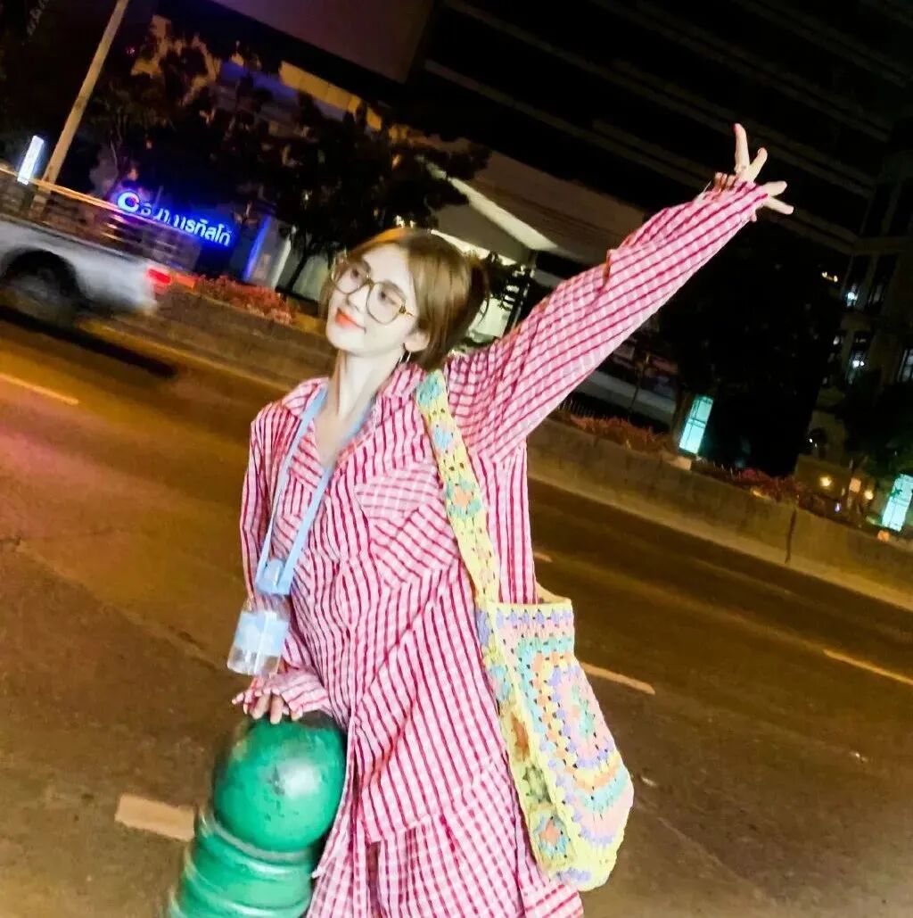 鞠婧祎头像女生头像
