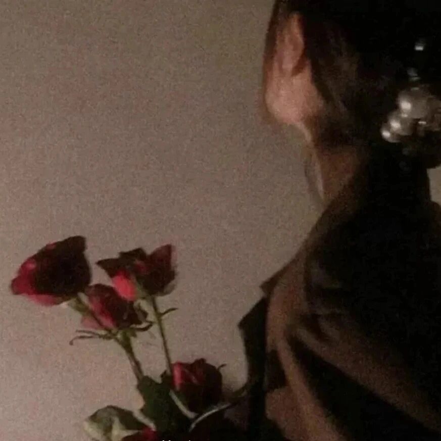 鲜花不露脸女生头像