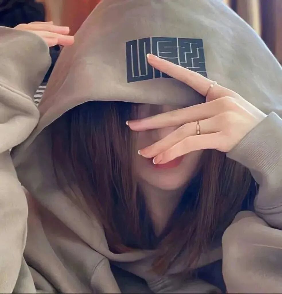 休闲酷酷真人情侣头像