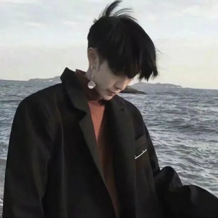 少年感海边男生头像