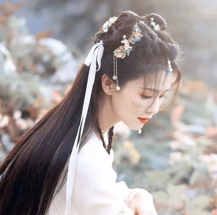 白鹿头像侧脸女生头像