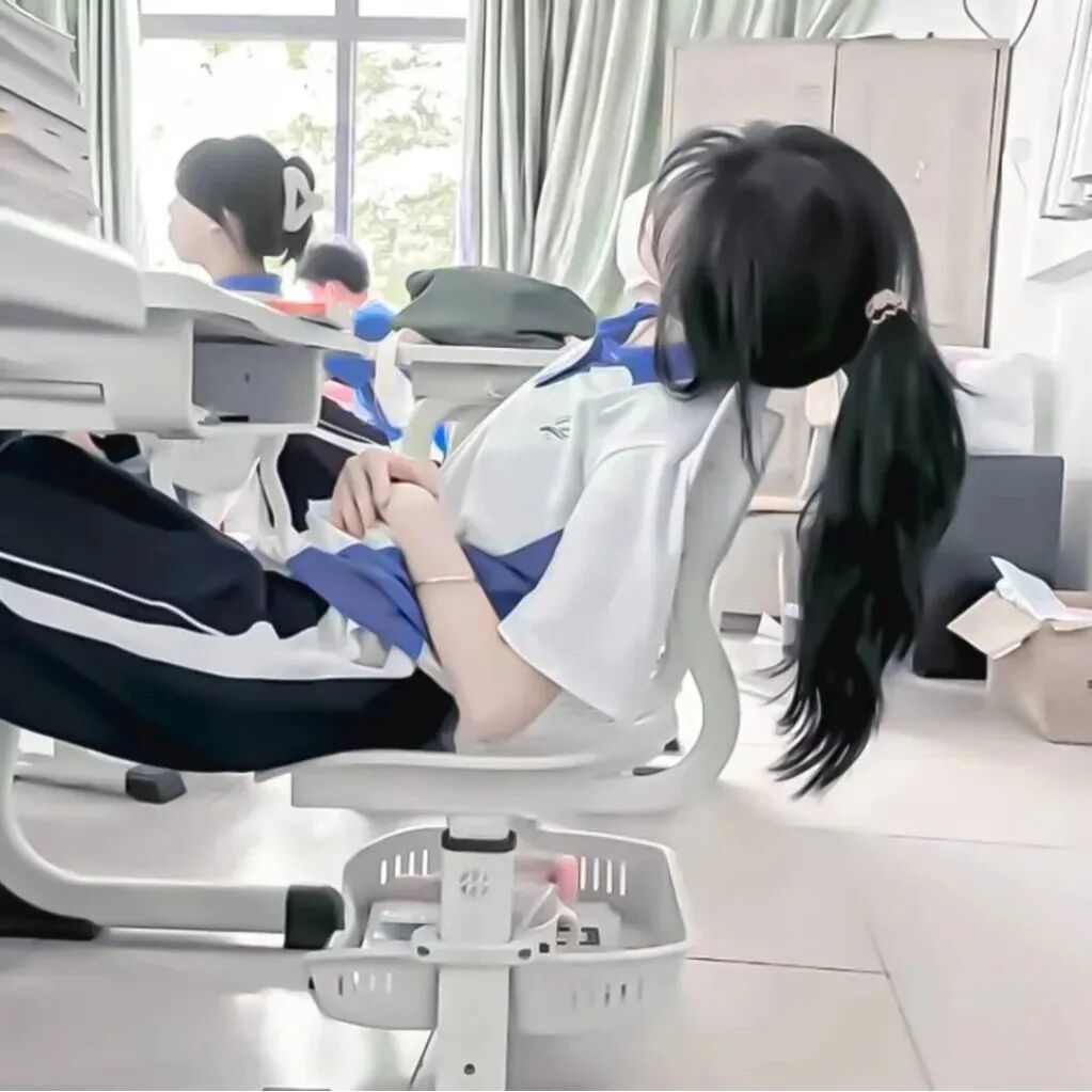 学院不露脸口罩女生头像