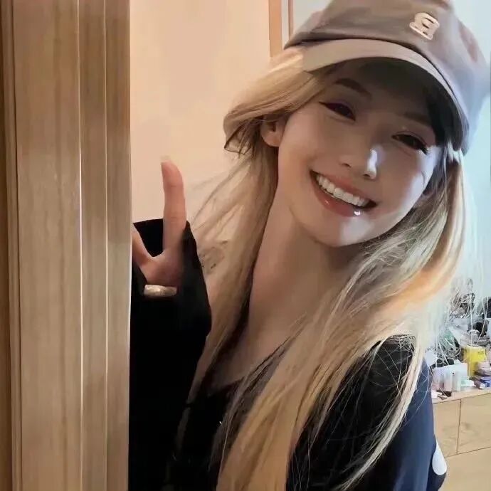 爱笑甜妹女生头像
