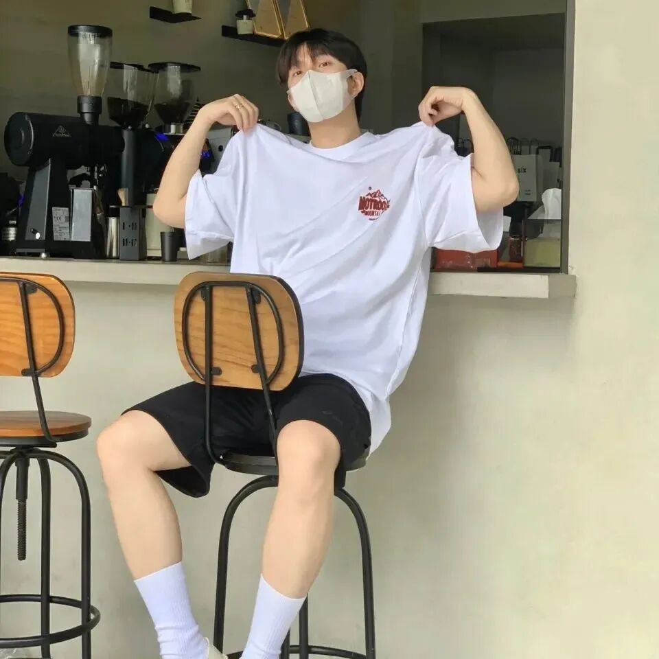 口罩不露脸男生头像