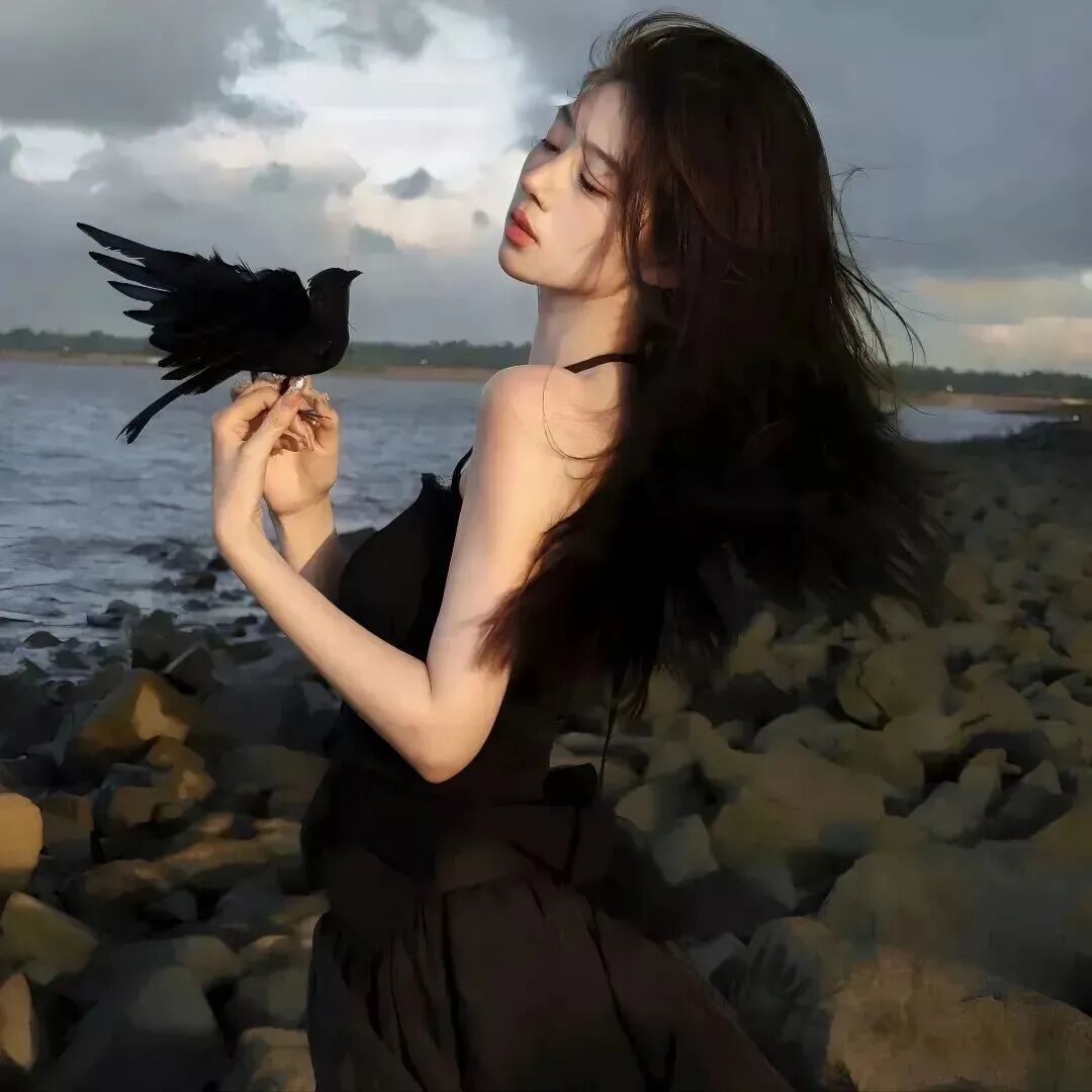 海边氛围感侧脸女生头像