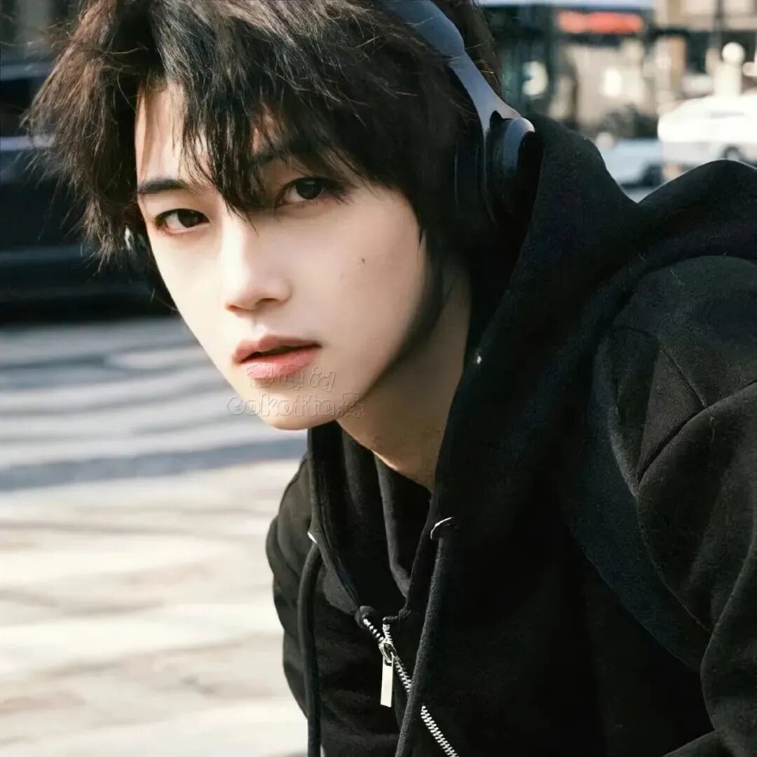 酷酷男生头像