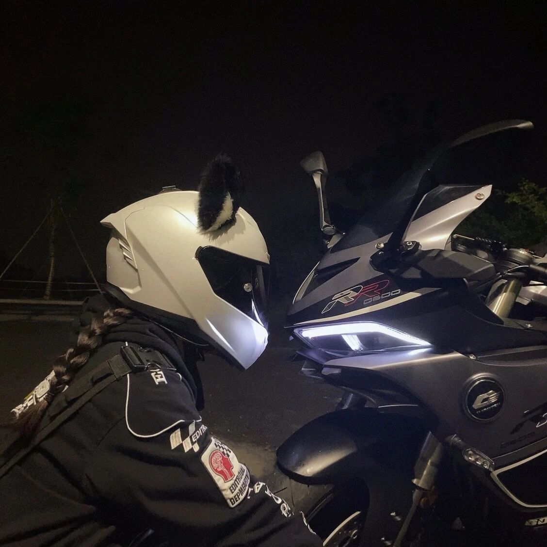 酷酷机车真人情侣头像