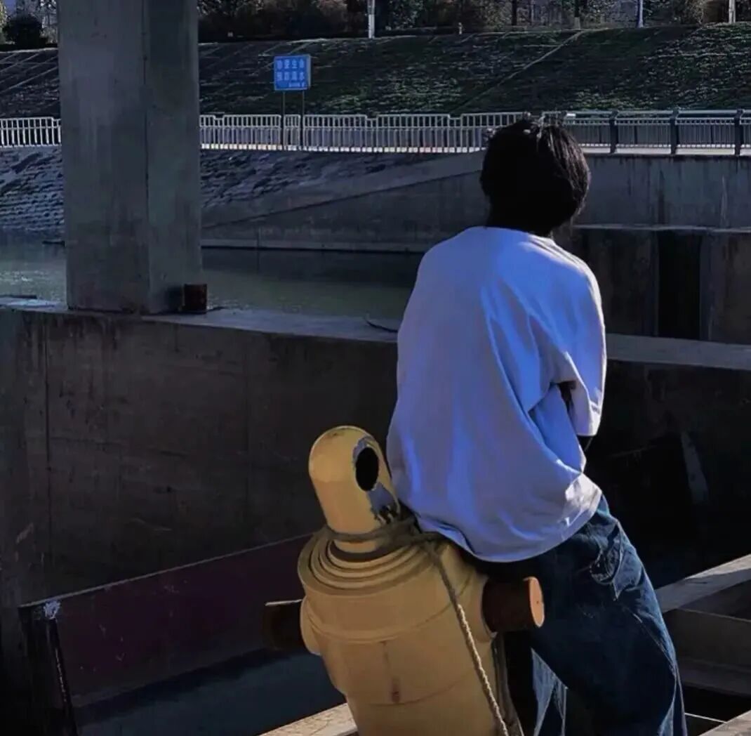 不露脸小众男生头像