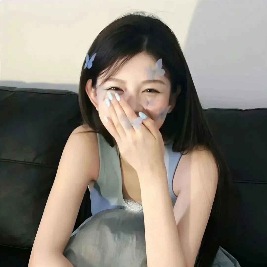 捂嘴甜妹女生头像
