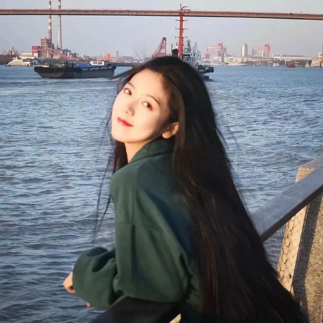 氛围感侧脸海边女生头像