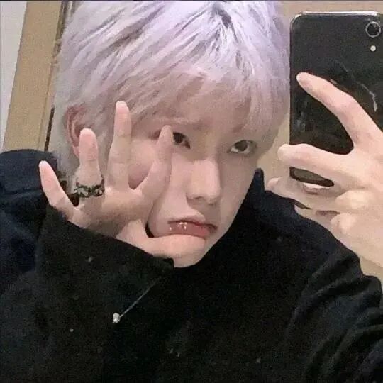 自拍手机帅气男生头像