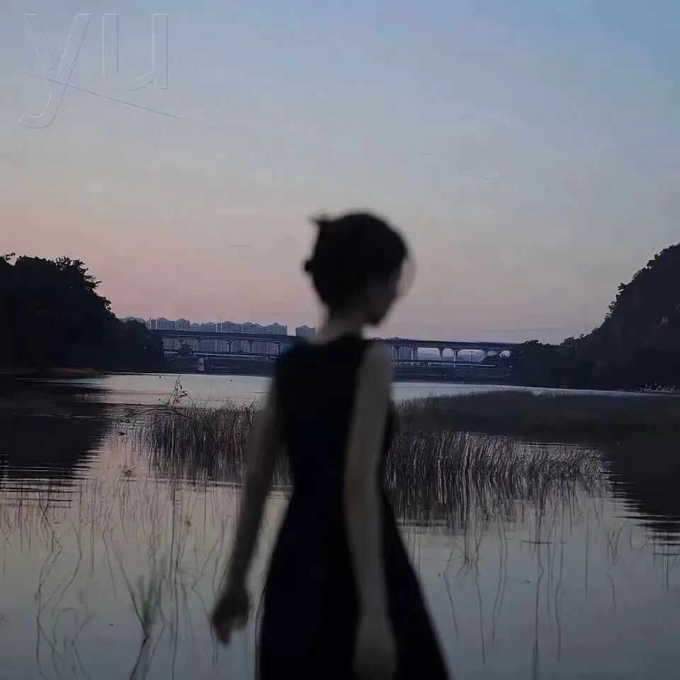 氛围感不露脸女生头像