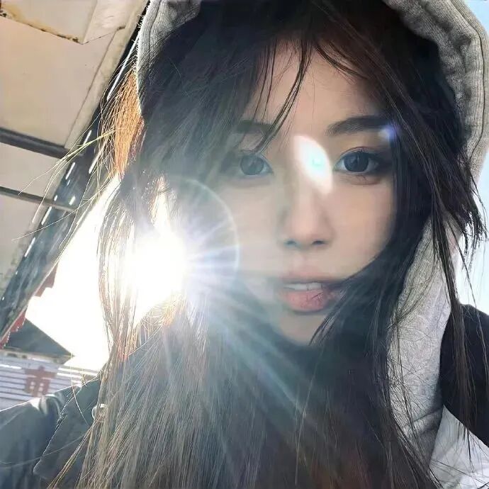 光感女生头像