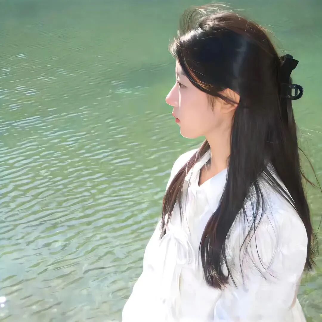温柔侧脸女生头像