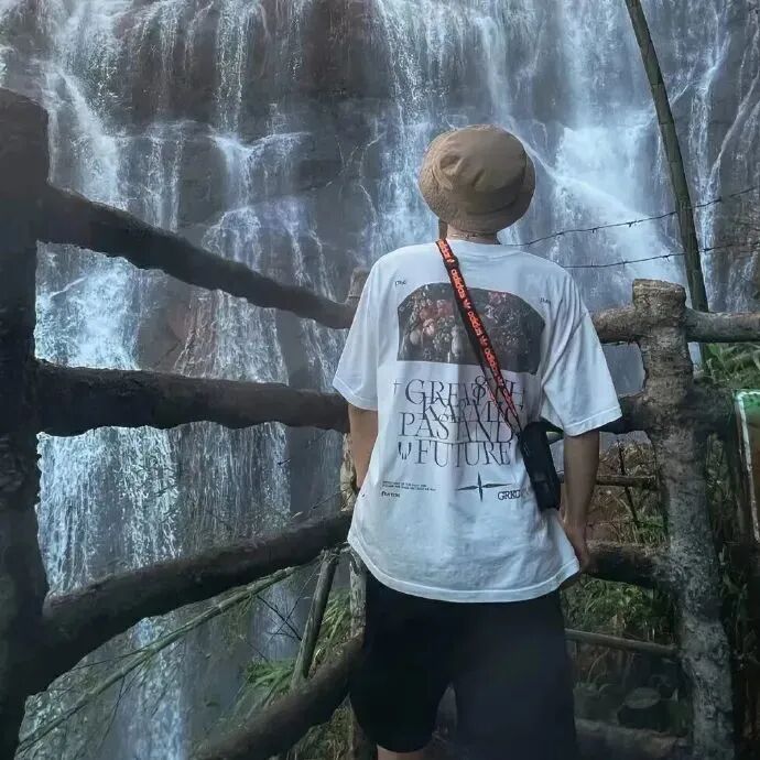 qltxzrpb瀑布真人情侣头像