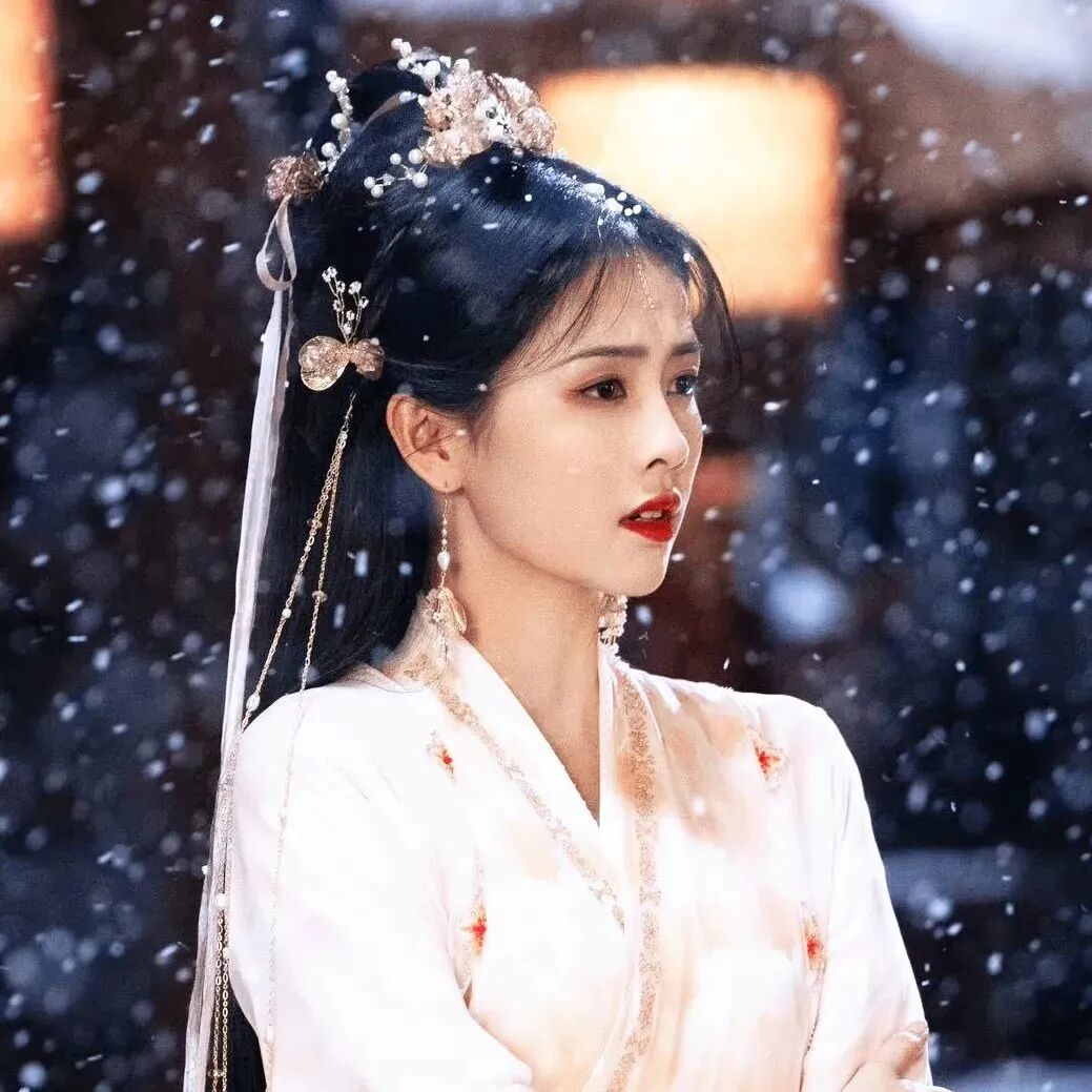 白鹿头像侧脸女生头像