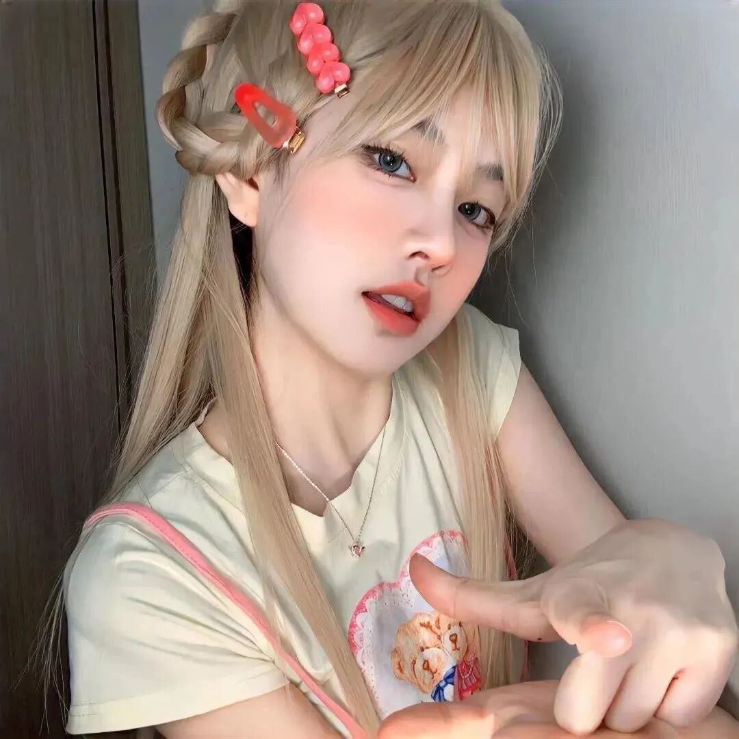 手势女生头像