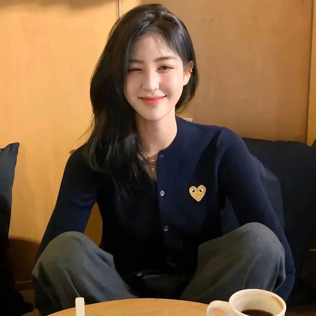 甜美爱笑女生头像
