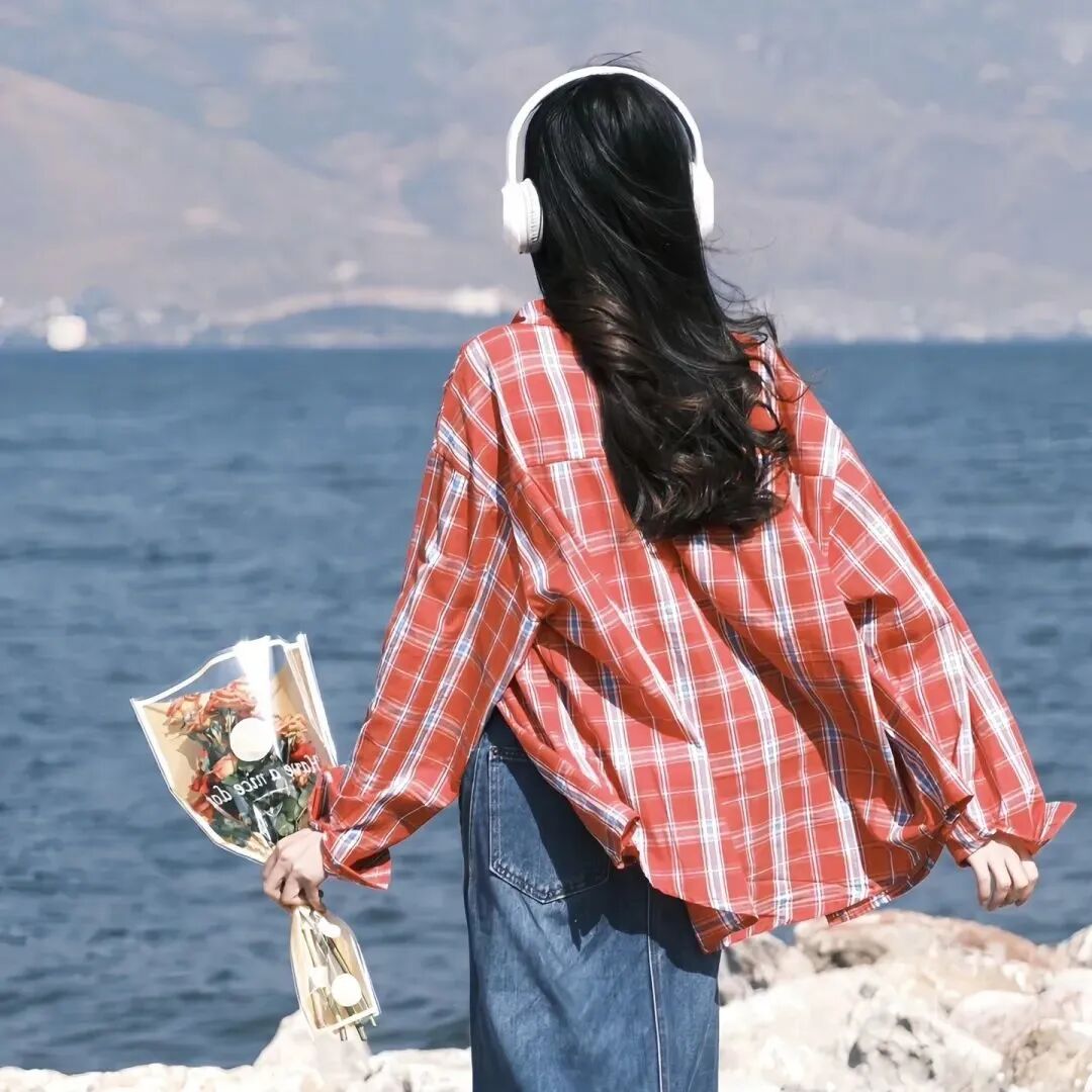 不露脸鲜花海边四人闺蜜头像真人闺蜜头像