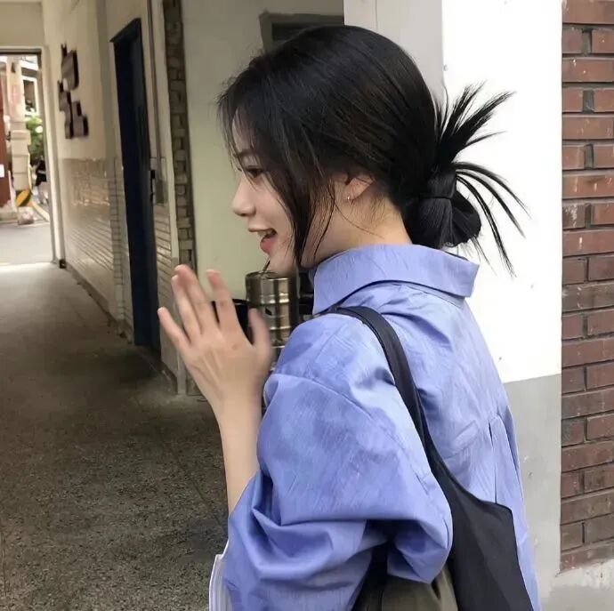 温柔侧脸女生头像