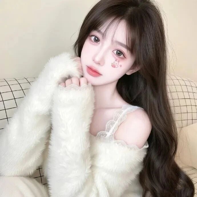 躺着甜妹女生头像