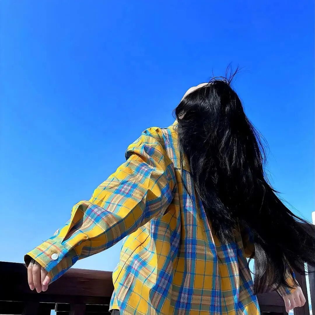 背影自由感不露脸女生头像
