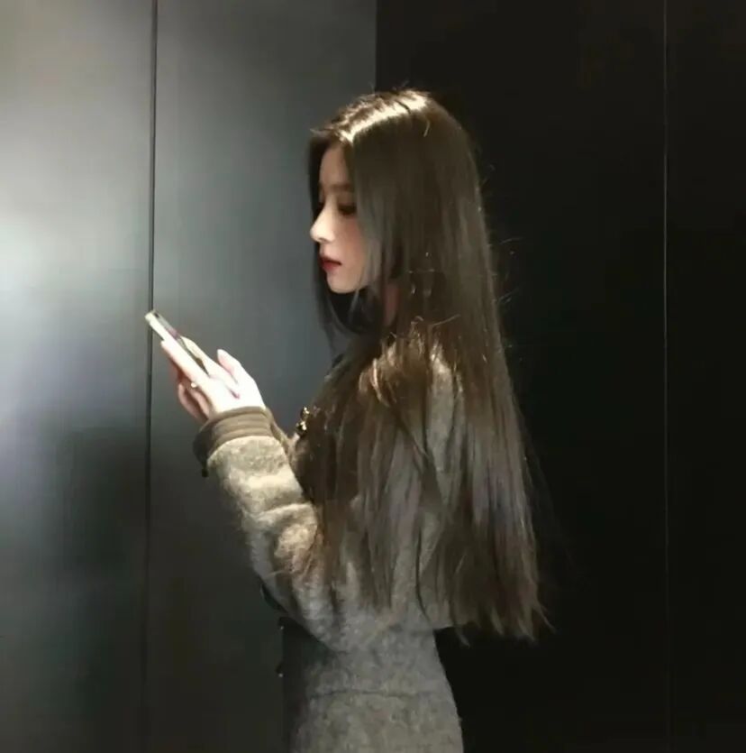 侧脸小众女生头像