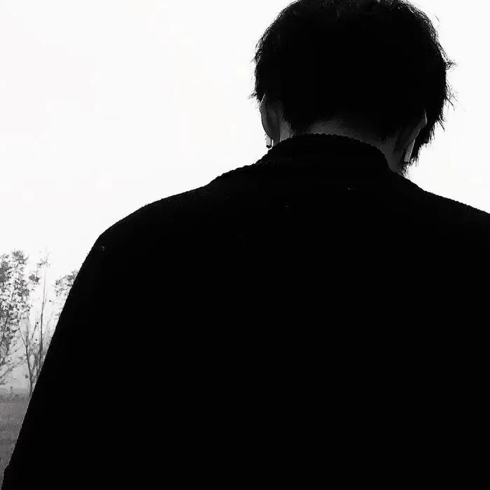 男生 男生头像 男头  不露脸 不露脸头像 黑白 黑白头像 黑白男头 黑白男生头像