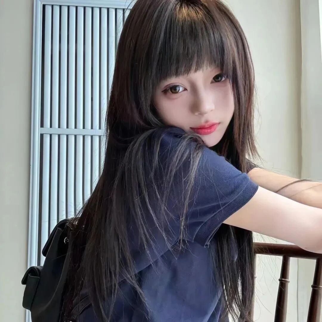 背包甜妹女生头像