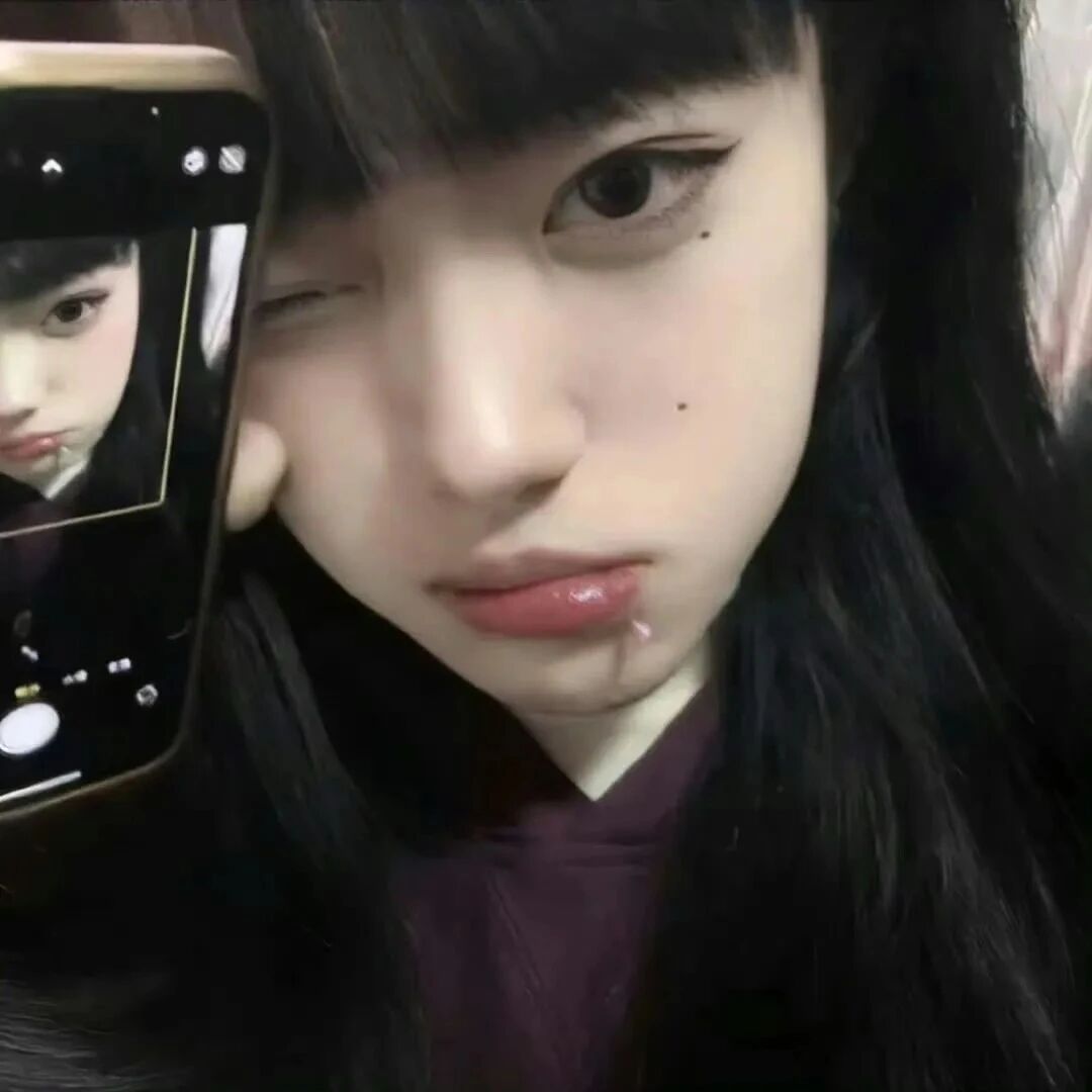 自拍手机少萝女生头像