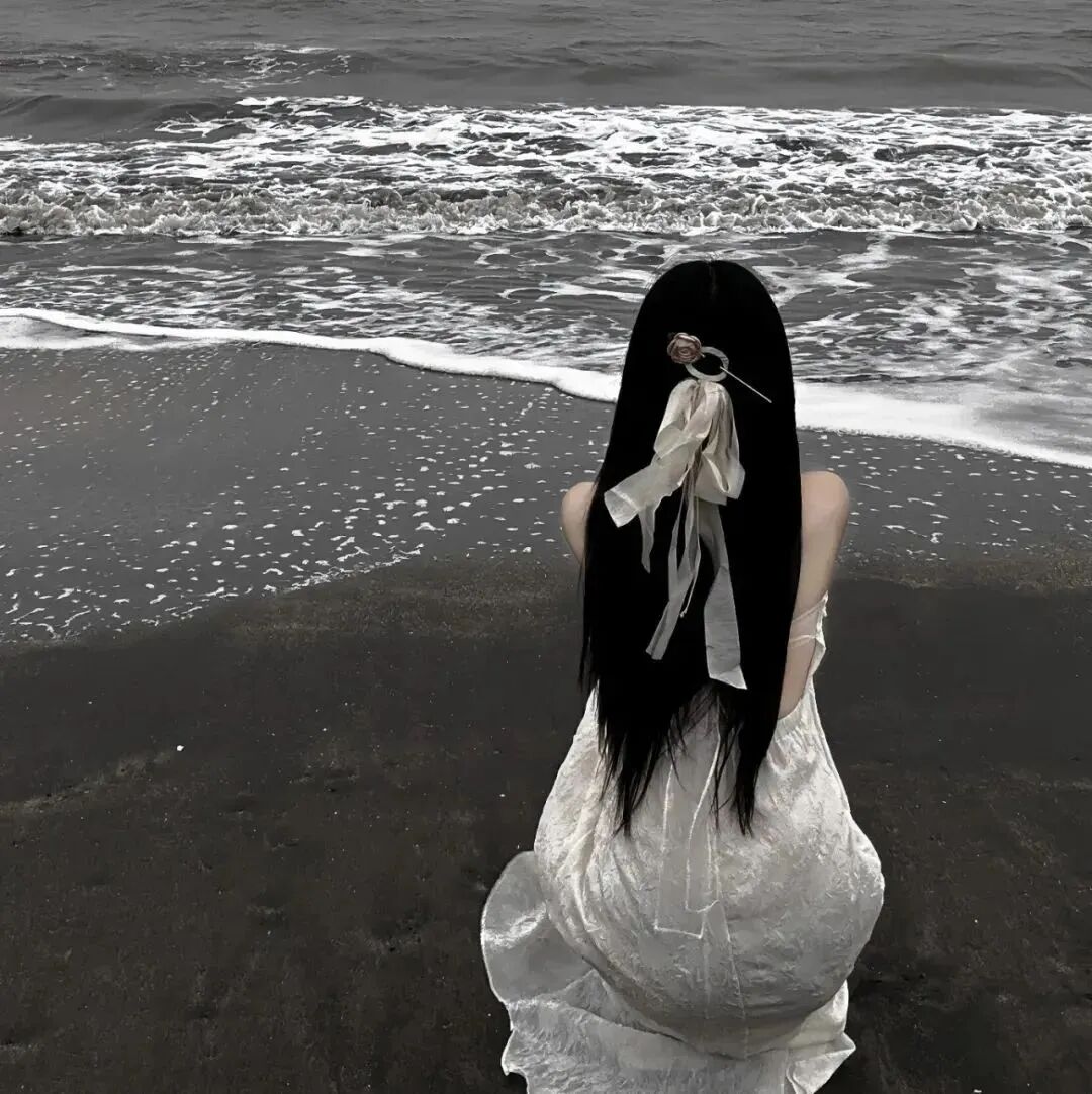 haibdheibdngpeixinsan海边黑白单人真人情侣头像