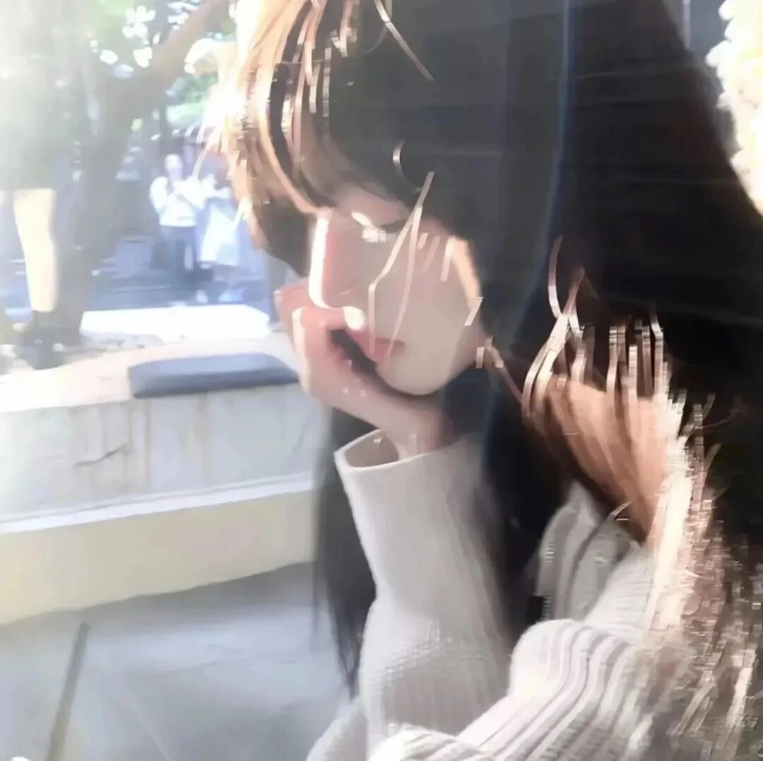 清冷侧脸女生头像