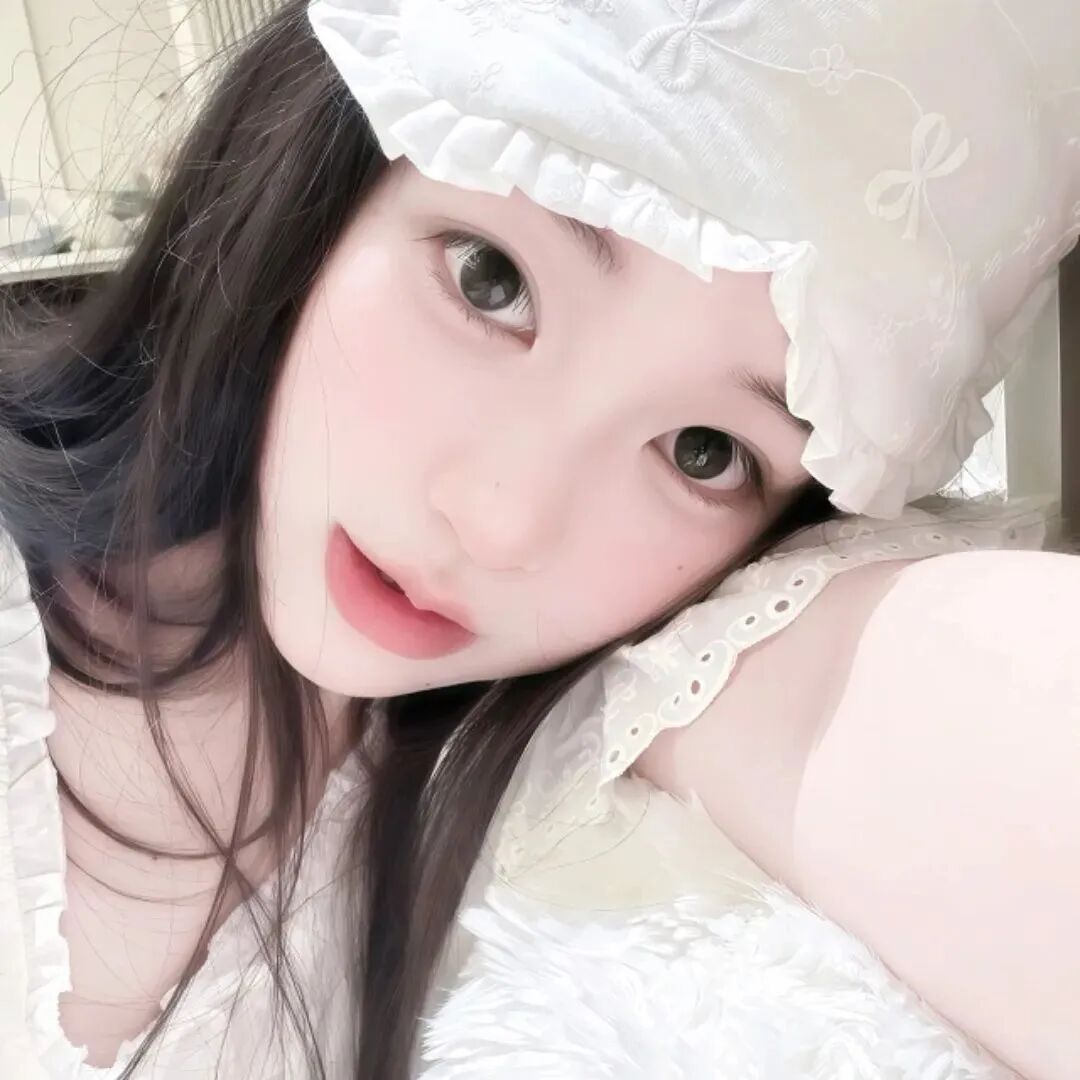 躺着纯欲女生头像
