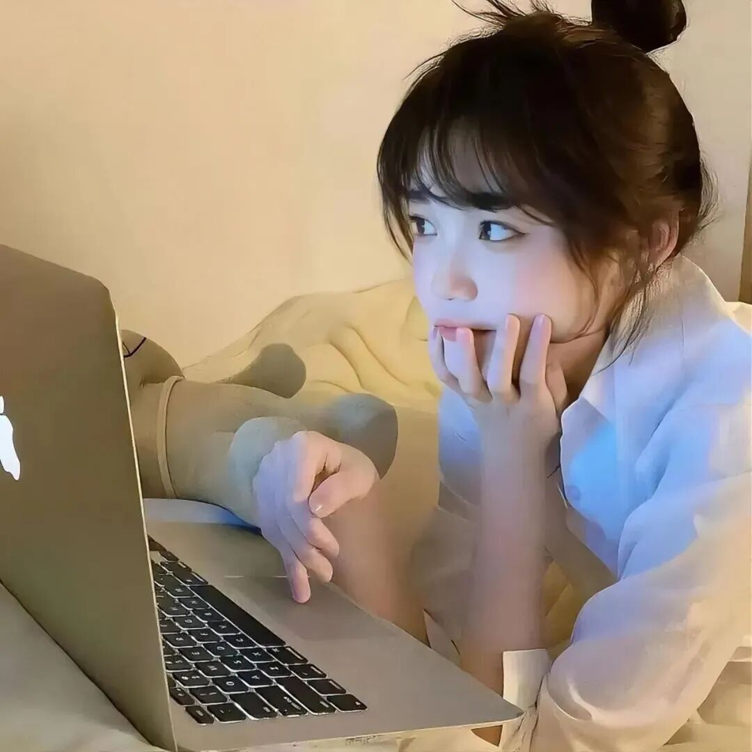 bzjgjbangontdngdatui办公单人真人情侣头像