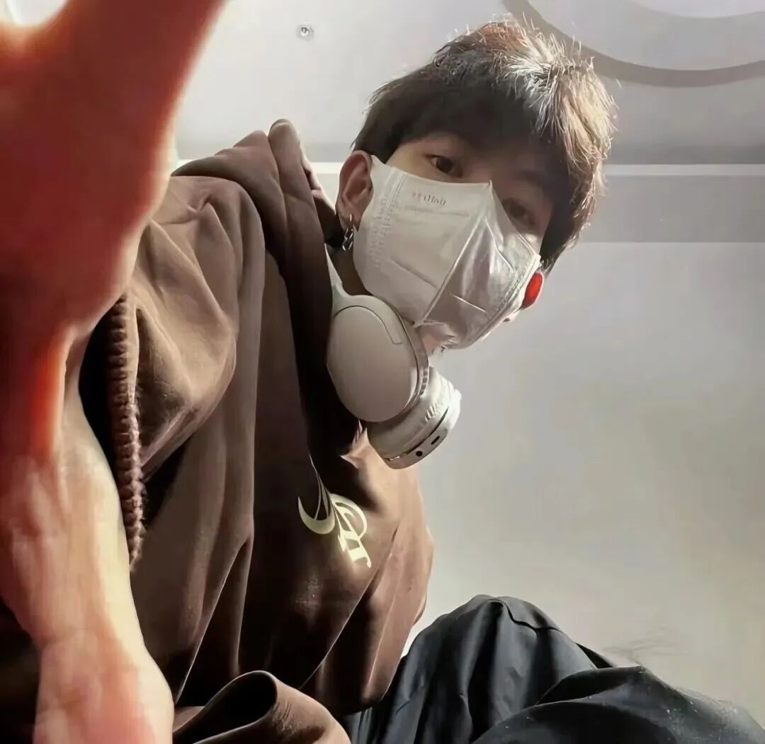 口罩个性不露脸男生头像
