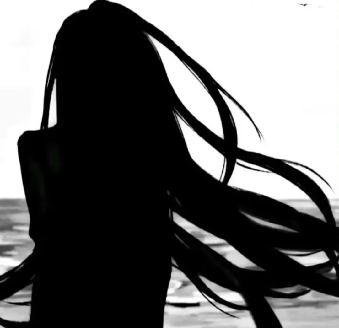 黑白高冷动漫头像女