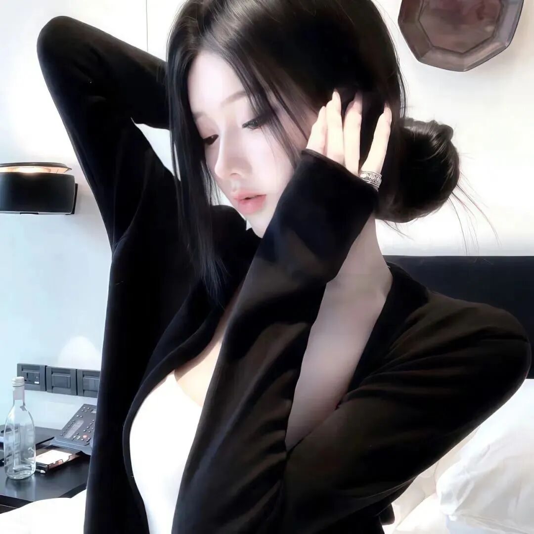 御姐侧脸女生头像