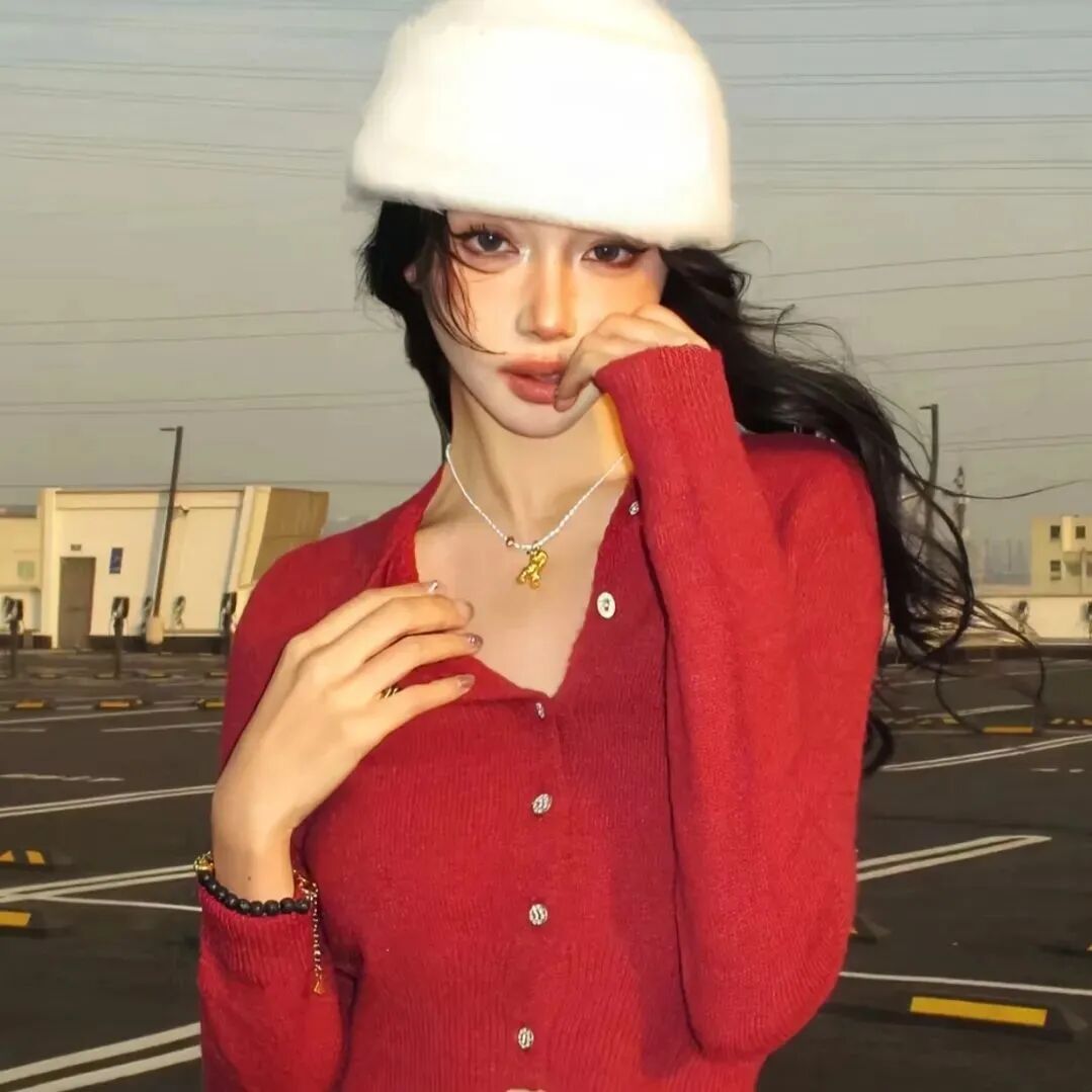 红色系纯欲女生头像