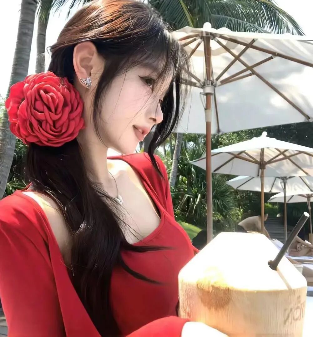 红色系纯欲侧脸女生头像
