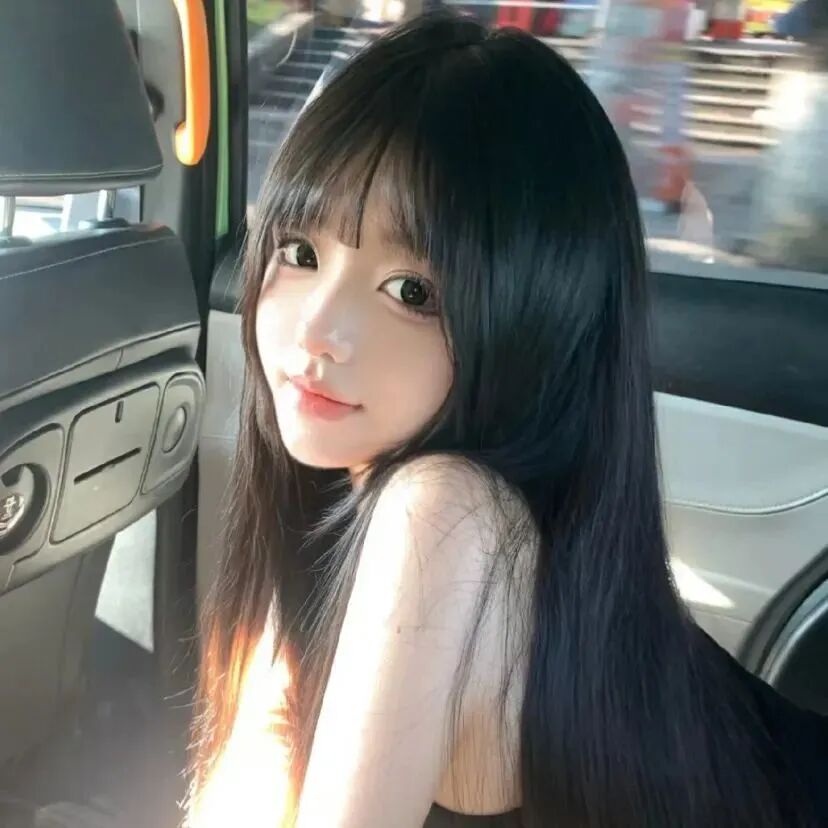 车内甜妹女生头像