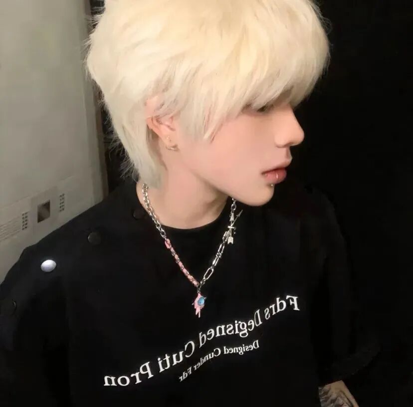 个性侧脸男生头像