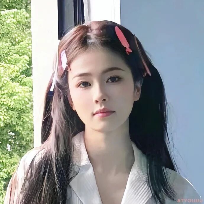 白鹿爱豆女生头像
