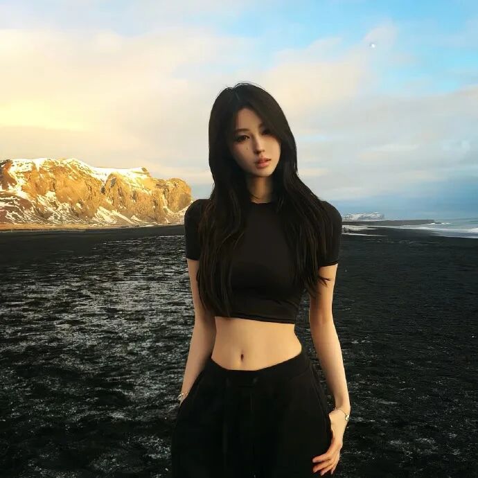 气质海边女生头像