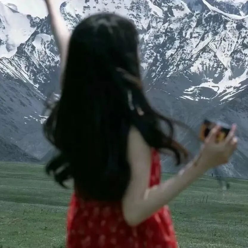 高山氛围感不露脸女生头像