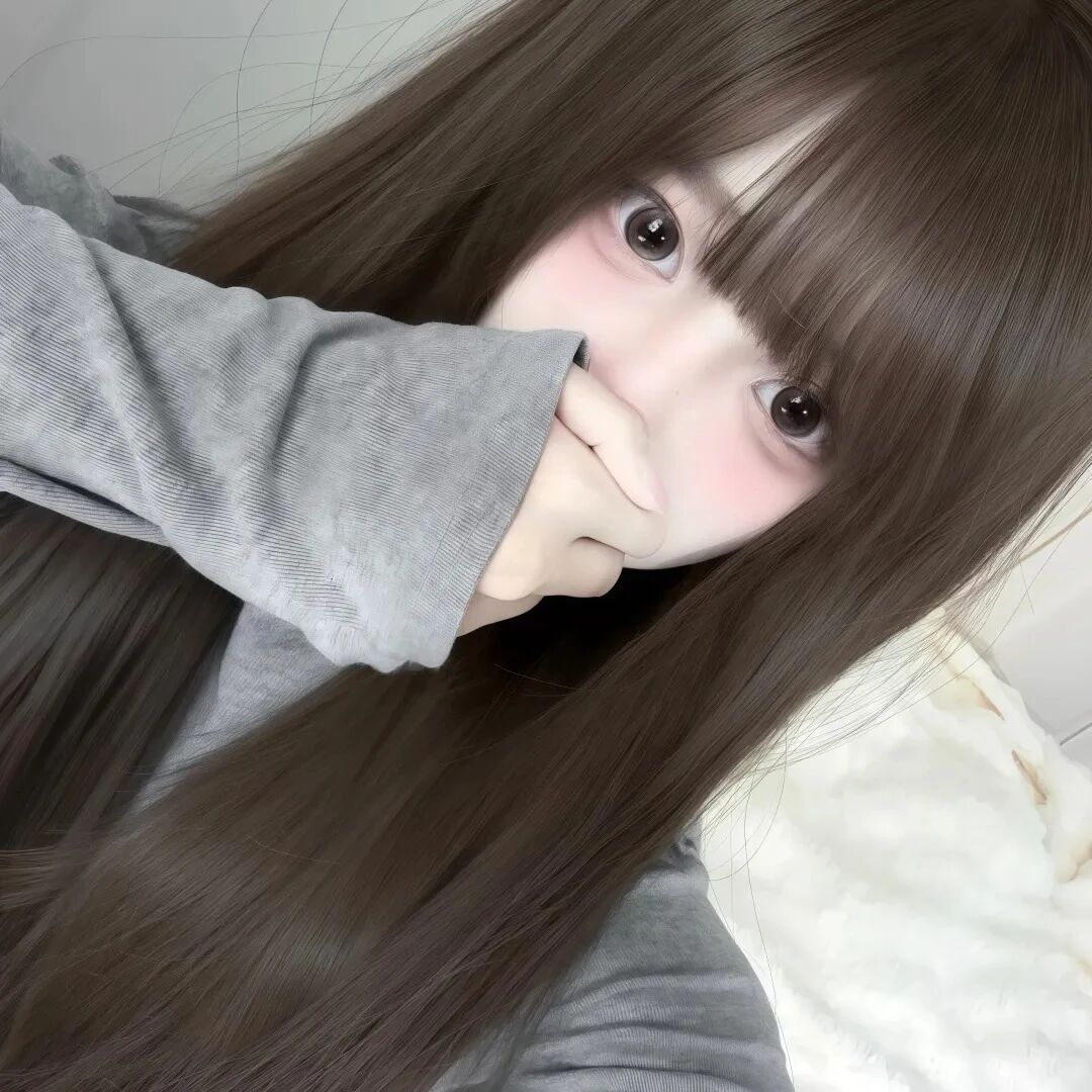 捂嘴少萝女生头像