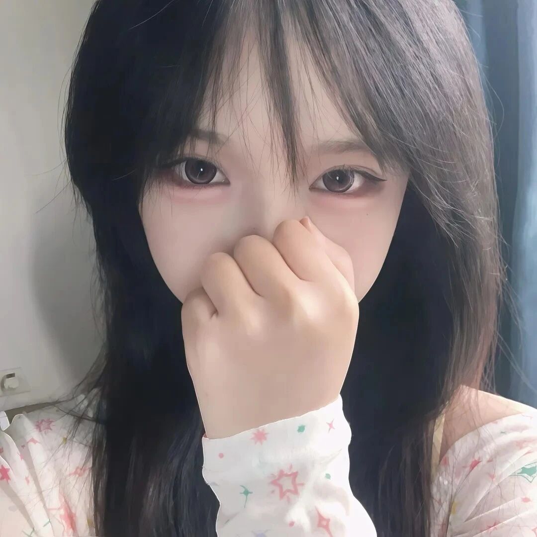捂嘴少萝女生头像